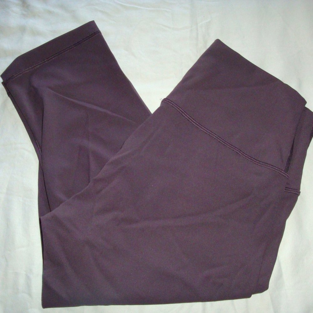 Lululemon Wunder Under Crops, Size 8